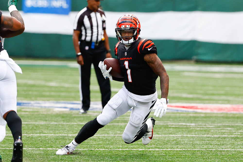 Jamar Chase Runs Upfield