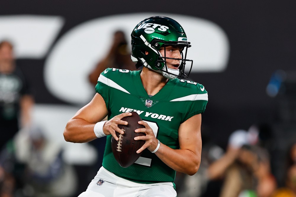 Zach Wilson Throwing Ball Zach Wilson Throwing